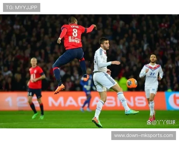 里昂迎战里尔，欧冠资格争夺战前夕战术演练